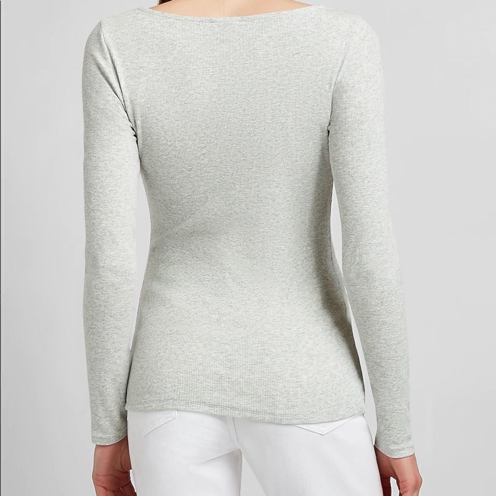 ✨ Fitted Ribbed Lace Trim V-Neck Tee✨ - Picture 5 of 5
